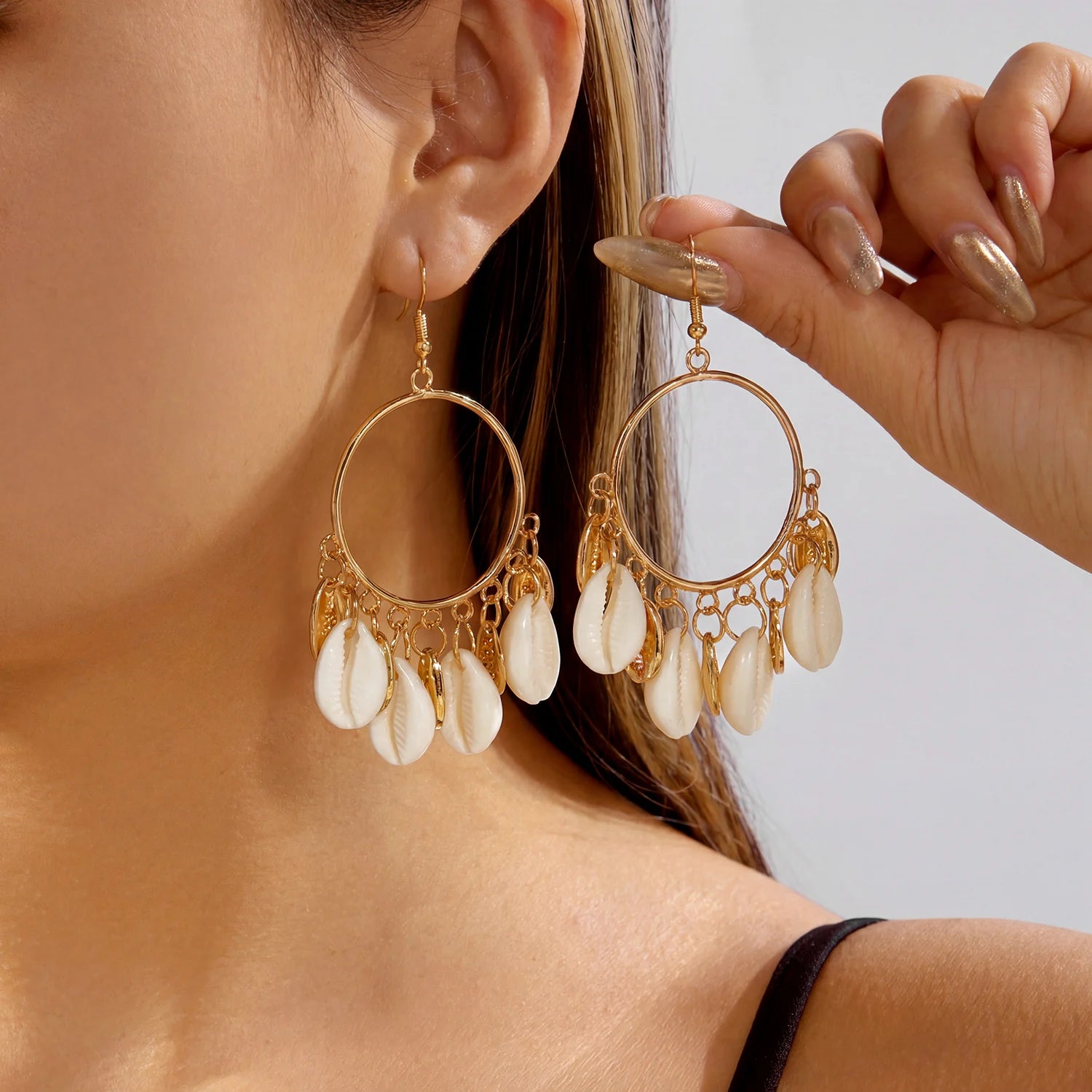 Boho Festival Statement Chandelier Earrings – Shell Tassel Dangle Drop Earrings
