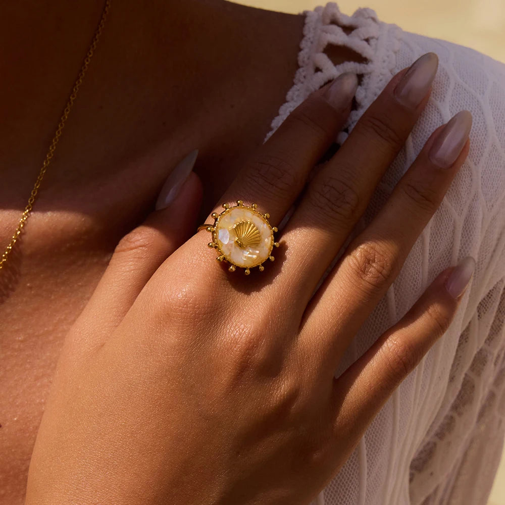 Boho Natural Seashell Charm Ring – 18K Gold Plated Stainless Steel Adjustable